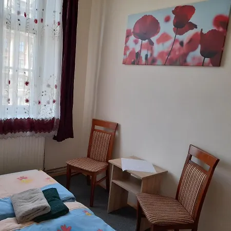 Krakow Hostel بيت شباب كراكوفيا